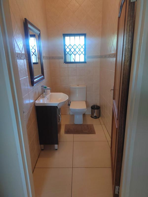 6 Bedroom Property for Sale in Geelhoutpark North West